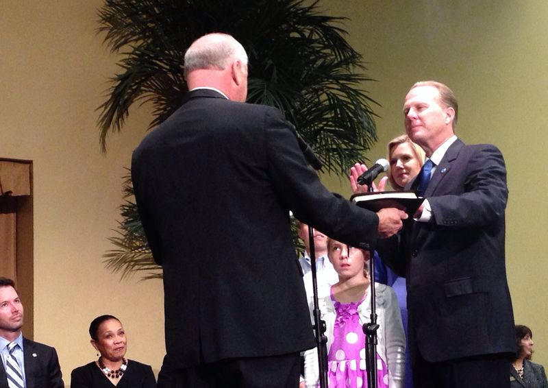 Rinde protesta Kevin Faulconer como alcalde de San Diego