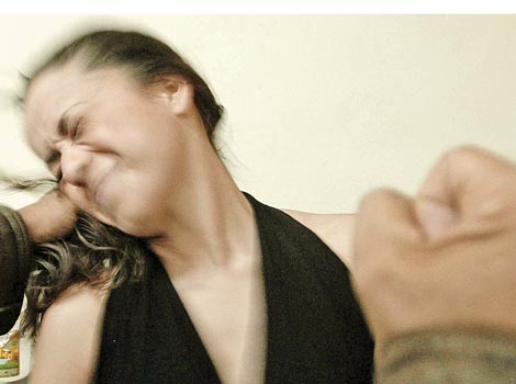 Son millones las mujeres que están sometidas a maltrato de todo tipo.