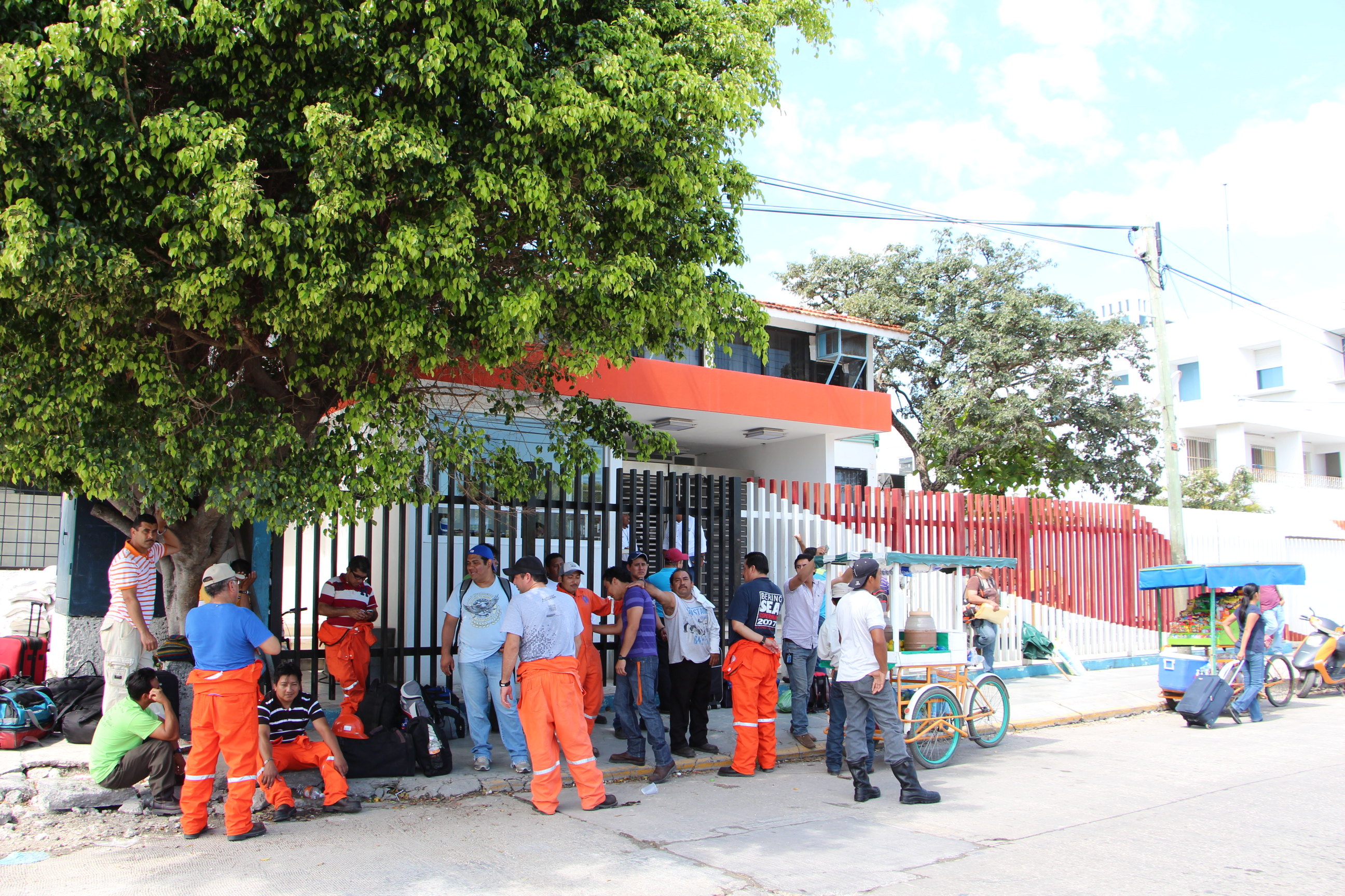 Los adeudos con los empleados van de ocho mil a 30 mil pesos por catorcena.