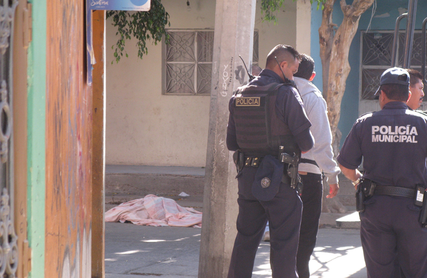 Autoridades policiacas detuvieron detuvieron a un sospechoso.