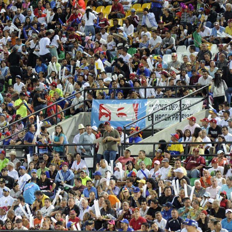En los estadios de baseboll también se pueda apreciar la camapaña "Los ojos que te ven"