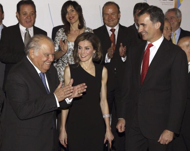 Príncipe Felipe y su esposa Letizia