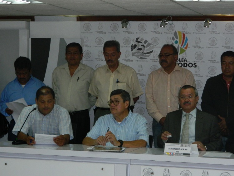Reunión de transportistas para anunciar foro alterno para ley de movilidad