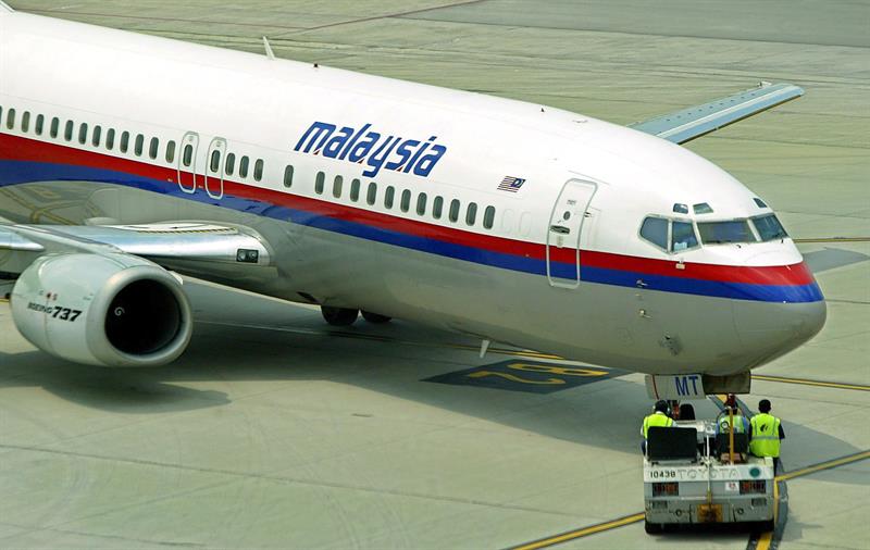 Un avión de Malaysia Airlines, en el aeropuerto internacional de Kuala Lumpur