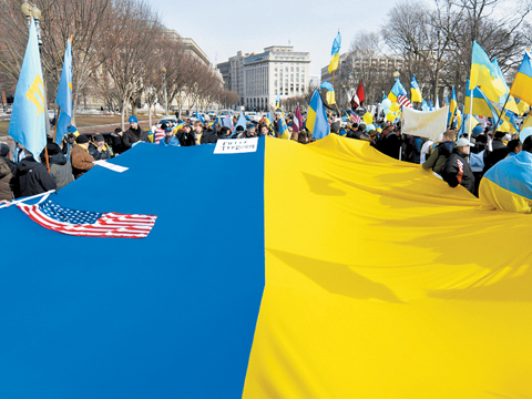 El parlamento de Crimea pidió ayer a Moscú unión. 