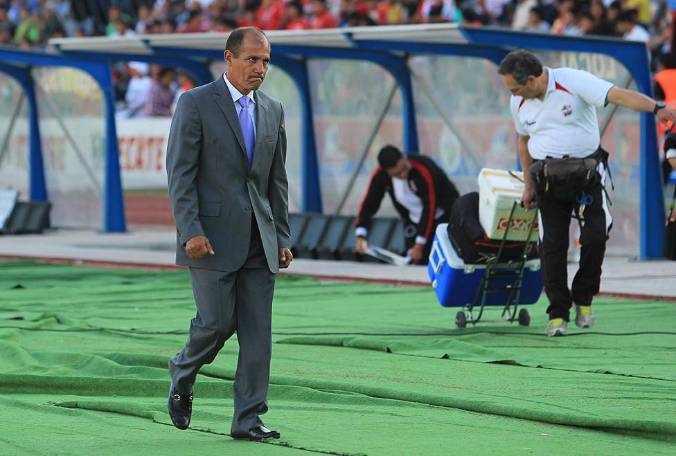 Héctor Medrano, entrenador de Lobos BUAP.