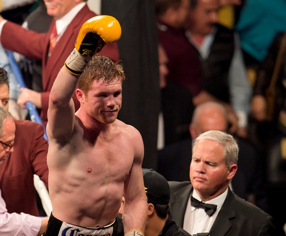 'Canelo' Álvarez vs 'Perro' Angulo