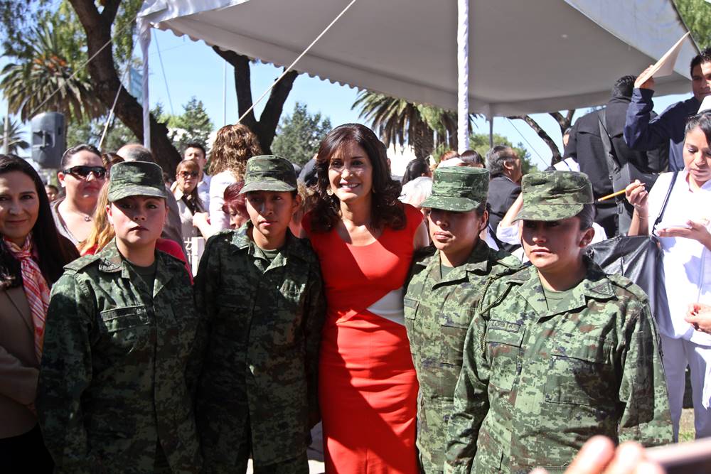 Personal de diversos sectores acudió a la ceremonia.