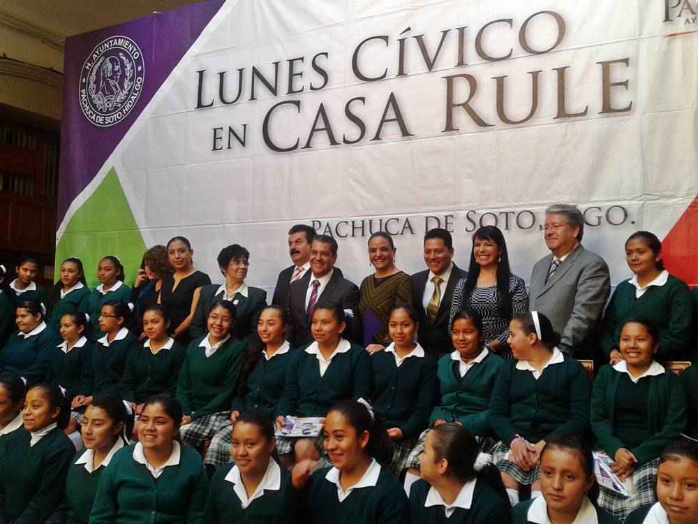 Ceremonia de Lunes Cívico en Casa Rule. 