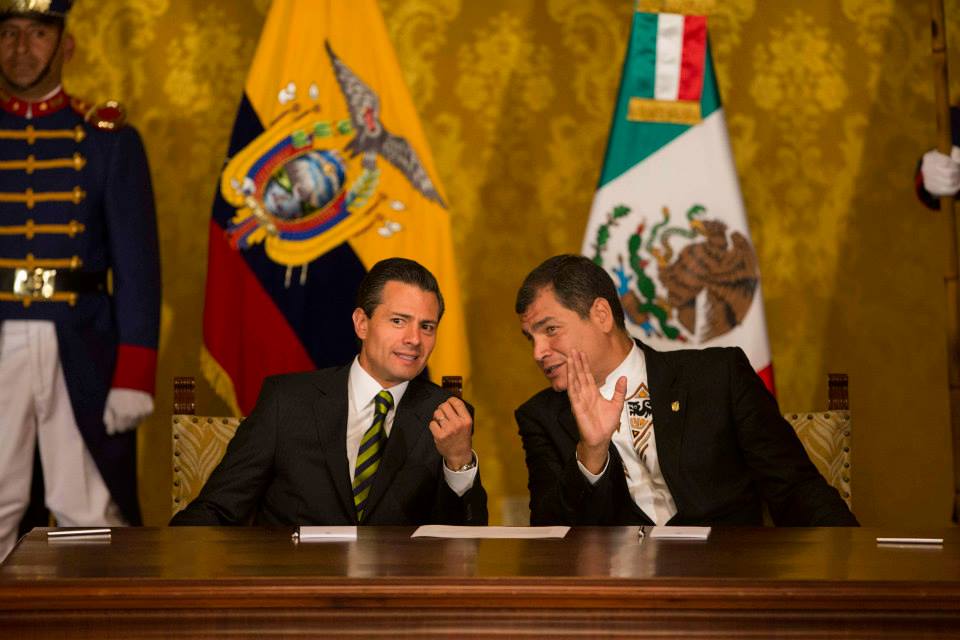El presidente Enrique Peña y su homólogo de Ecuador, Rafael Correa. 