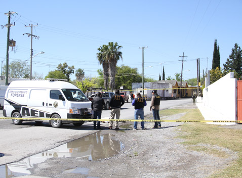El cuerpo estaba frente al Panteón Municipal de Cerralvo. 