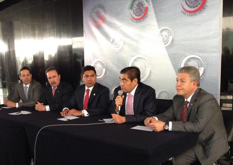 Los senadores Emilio Gamboa (PRI), Jorge Luis Preciado (PAN) y Miguel Barbosa (PRD), encabezaron una conferencia de prensa sobre el caso Oceanografía.