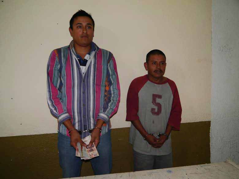 Fueron detenidos por haber tratado de extorsionar a una veterinaria.