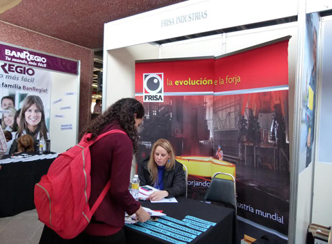 Las vacantes eran para alumnos y egresados. 