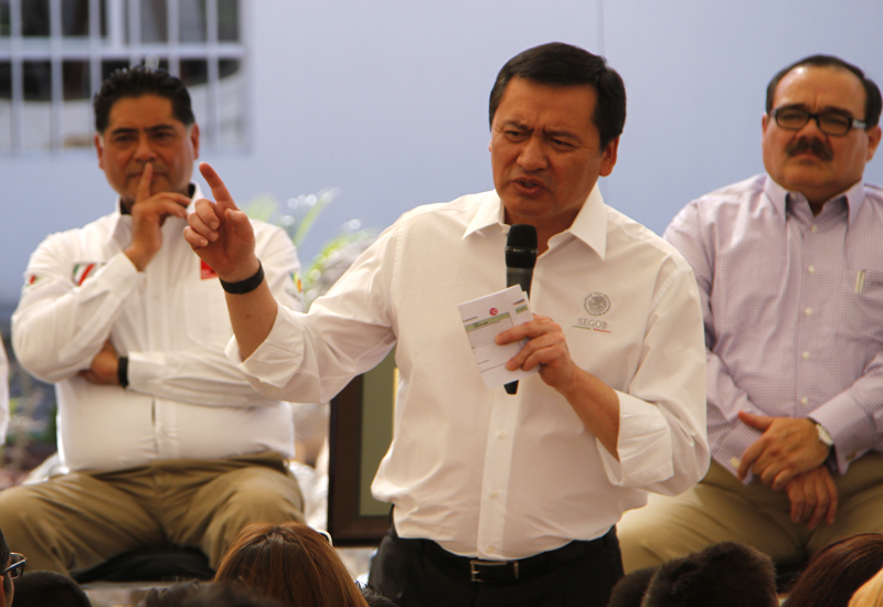 Osorio Chong visitó Gómez Palacio este martes y se espera que llegue a Torreón para el arranque de programas preventivos.