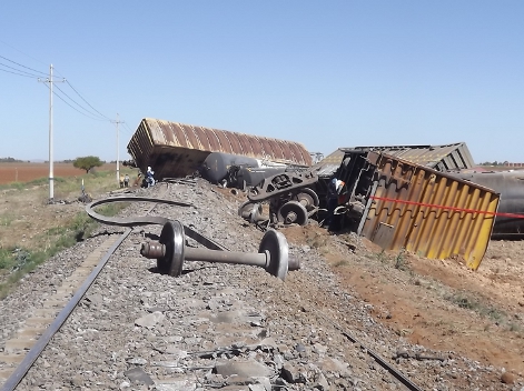 Vagones de un tren carguero se desc arrilaron en Zacatecas.