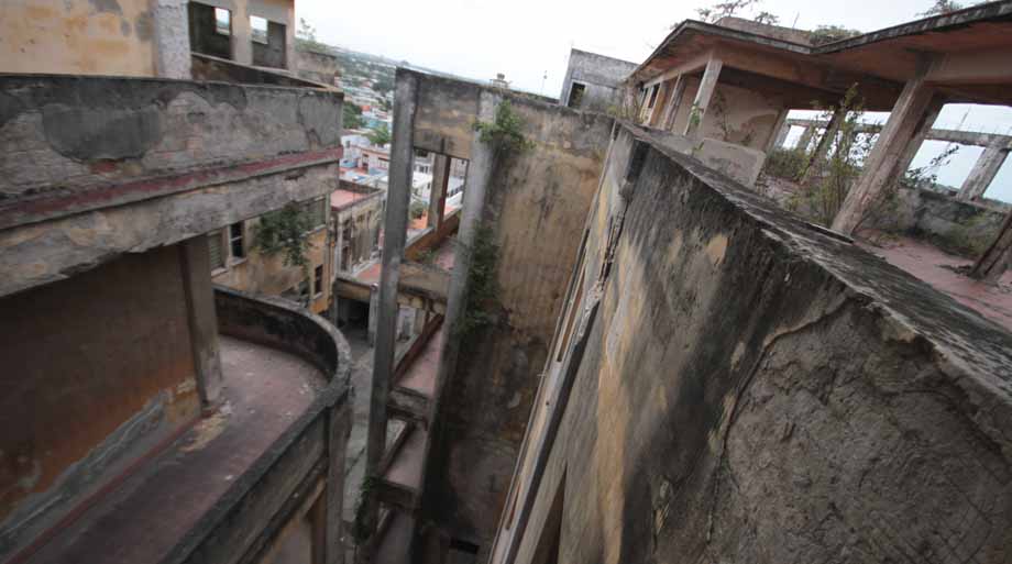 Cabe recordar que en el gobierno 2011-2013 protección civil hizo una revisión física del inmueble y retiró las ventanas con el fin de minimizar riesgo