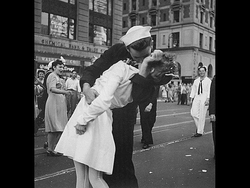 "Kiss"