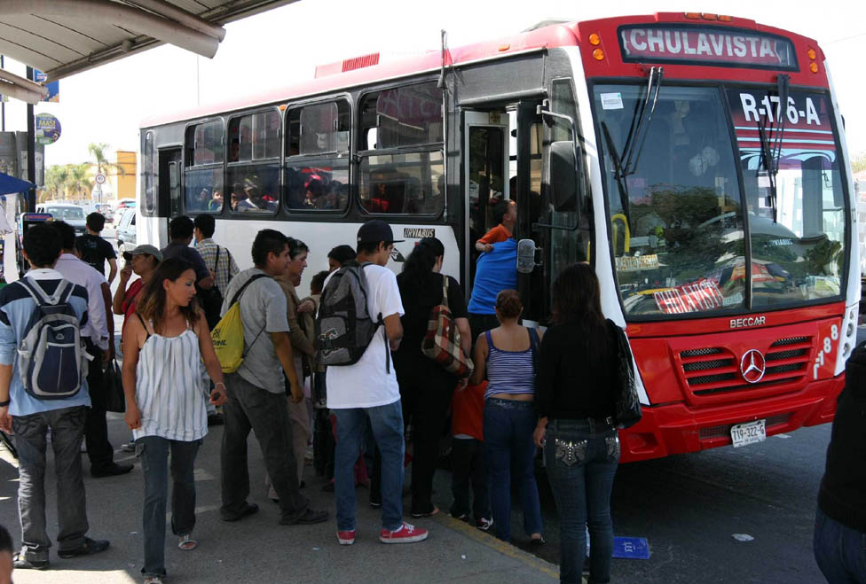 El reglamento busca que el servicio del transporte público sea eficiente,  eficaz y que preserve los derechos esenciales de las personas.