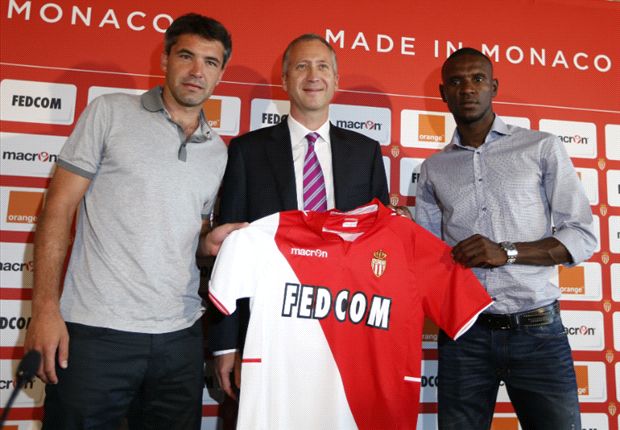 Toulalan y Abidal con la playera del Mónaco 