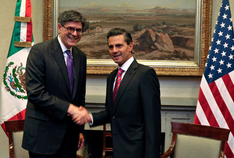 Enrique Peña Nieto y Jacob J. Lew.