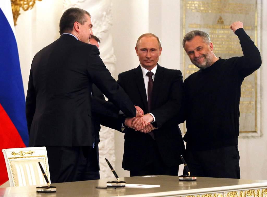 Vladimir Putin firmó la anexión formal de Crimea a Rusia
