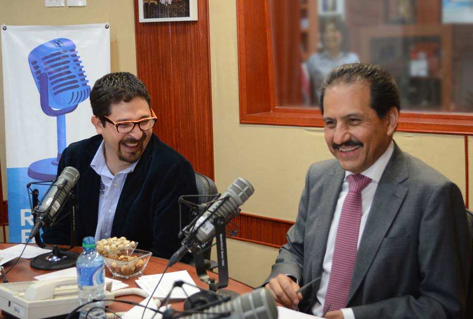 Alfonso Esparza programó temas en el espacio musical.