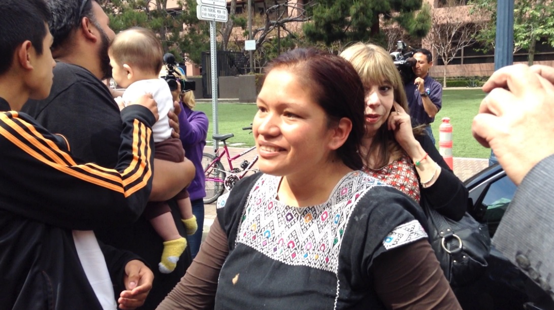 Liberan en San Diego a la activista mexicana Elvira Arellano Grupo