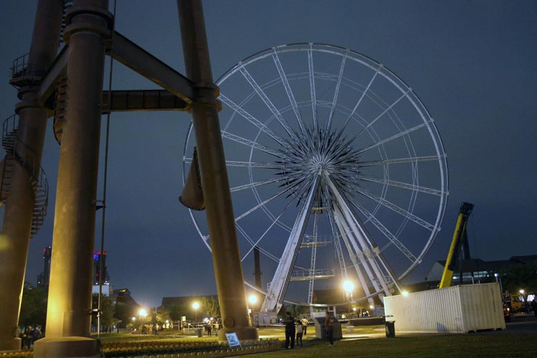 La rueda de la fortuna estará al menos seis meses en la ciudad. 