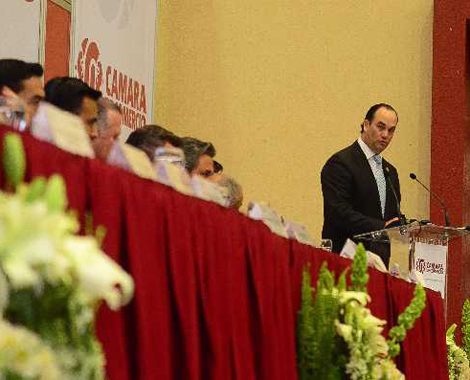 Francisco Beckmann durante la toma de protesta como presidente de la Canaco, por un año más. 