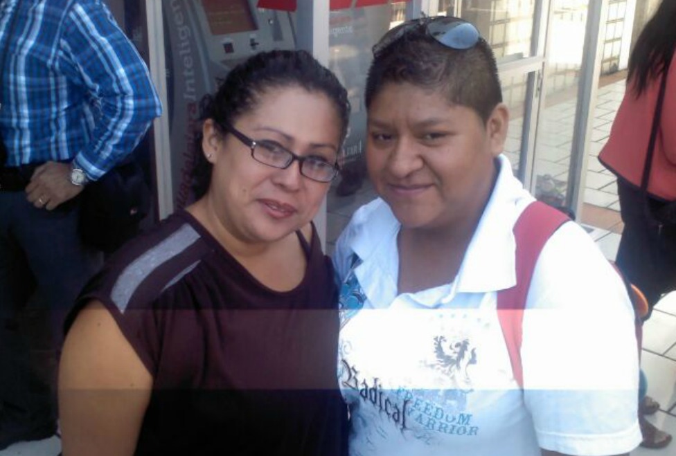 Parejas de lesbianas acuden al Registro Civil número 1 para hacer petición de matrimonio