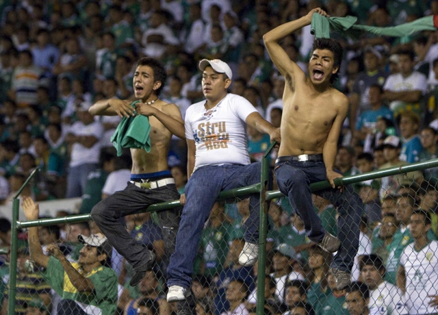 Aficionados en el Estadio León