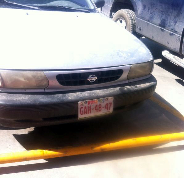 Auto en el que iban los ladrones. 