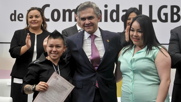 El GDF anunció que presentará una iniciativa  para que las personas transgénero puedan cambiar legalmente su identidad a través del Registro Civil