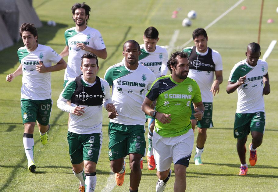 El equipo albiverde marcha líder del grupo 8 de la justa continental con 10 unidades.