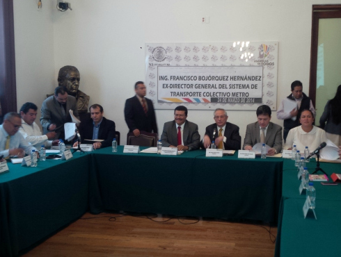 Francisco Bojórquez, ex director general del Metro, informó a diputados de la Asamblea Legislativas detalles sobre la construcción de la Línea 12 de e