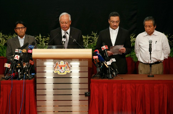 El primer ministro de Malasia, Najib Razak hace un anuncio sobre los últimos acontecimientos del avión desaparecido de Malaysia Airlines. 