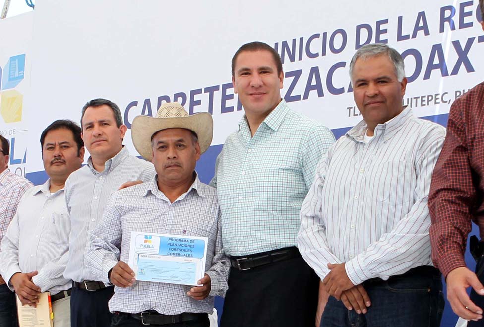 Moreno Valle inició la reconstrucción de la carretera Zacapoaxtla-Tlatlauquitepec.