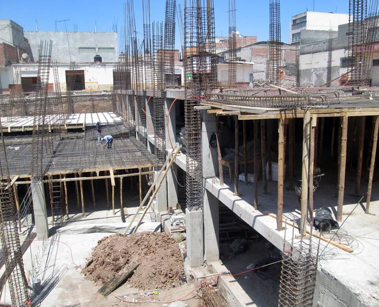 Obras  en el mercado 8 de julio.