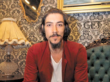El actor realizó una ardua investigación para darle vida al legendario cómico.