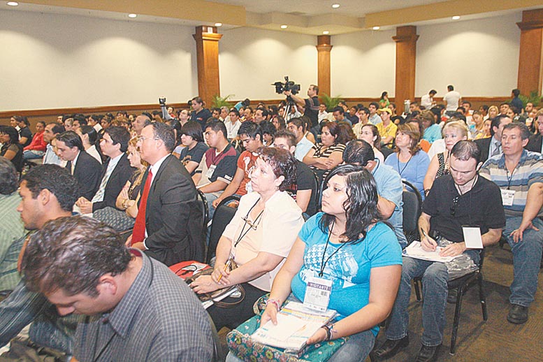 El encuentro podría ser en 2015 o 2016, confían.