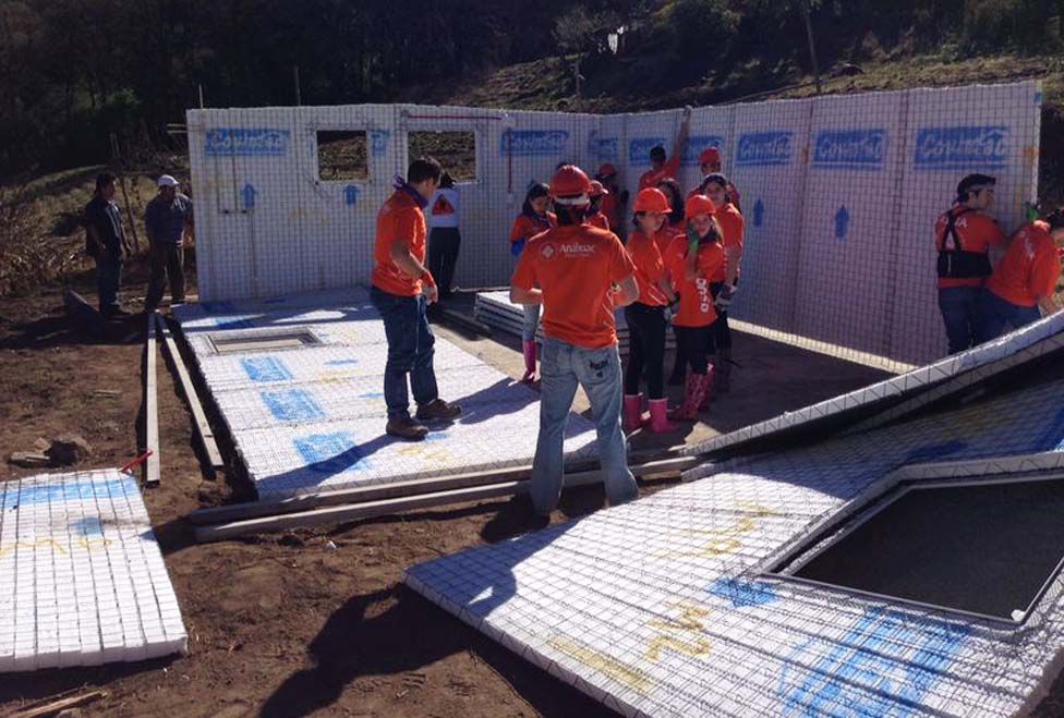 Construyen casas para familias de escasos recursos en Huixquilucan ...