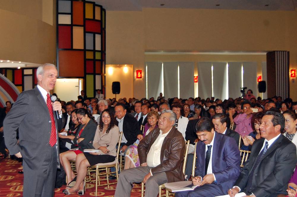 Imparten conferencia.