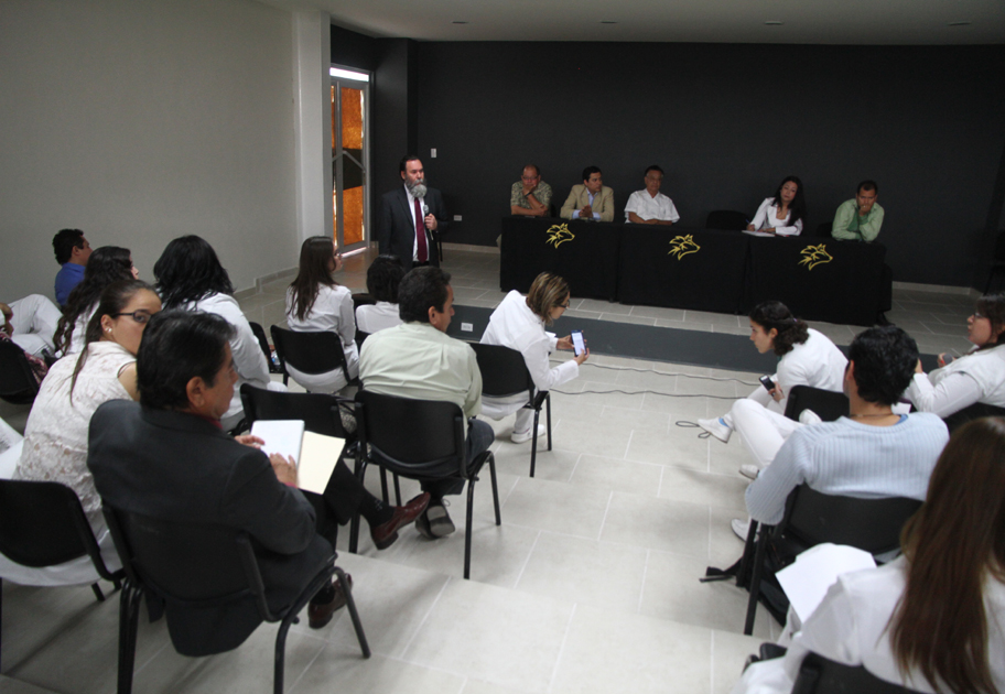 Durante la reunión no se dio respuesta satisfactoria a los reclamos del alumnado.