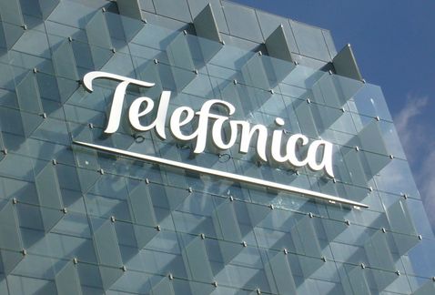 La empresa está dispuesta a participar en los foros para discutir la propuesta. 