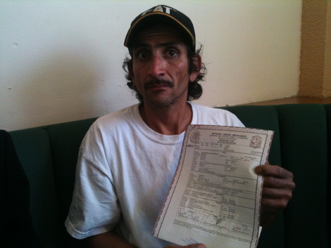  Carlos Montaño Espericueta busca que le regresen su identidad