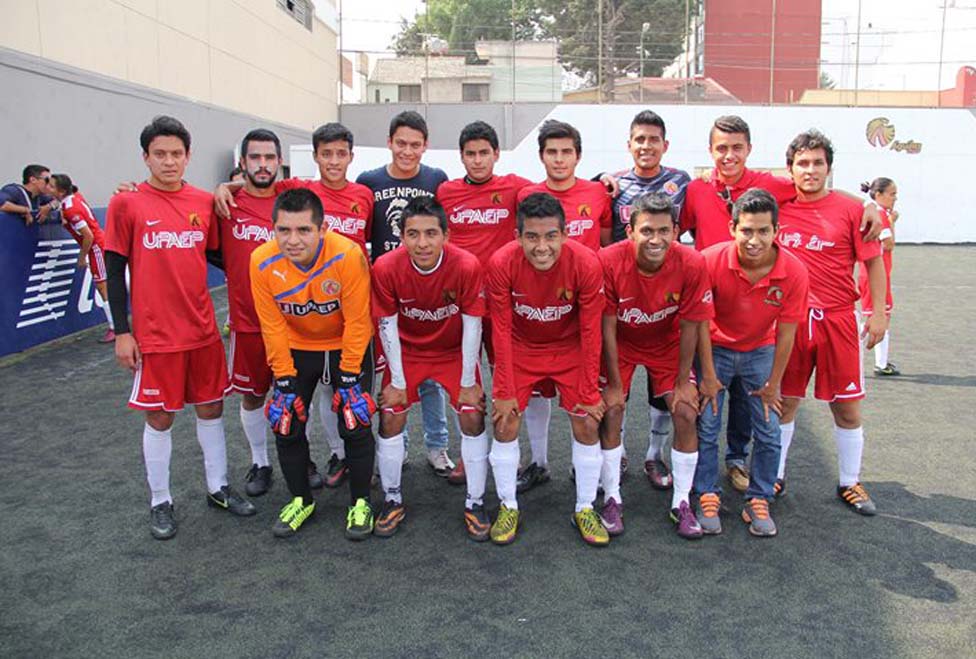 Equipo varonil Águilas de futbol rápido.