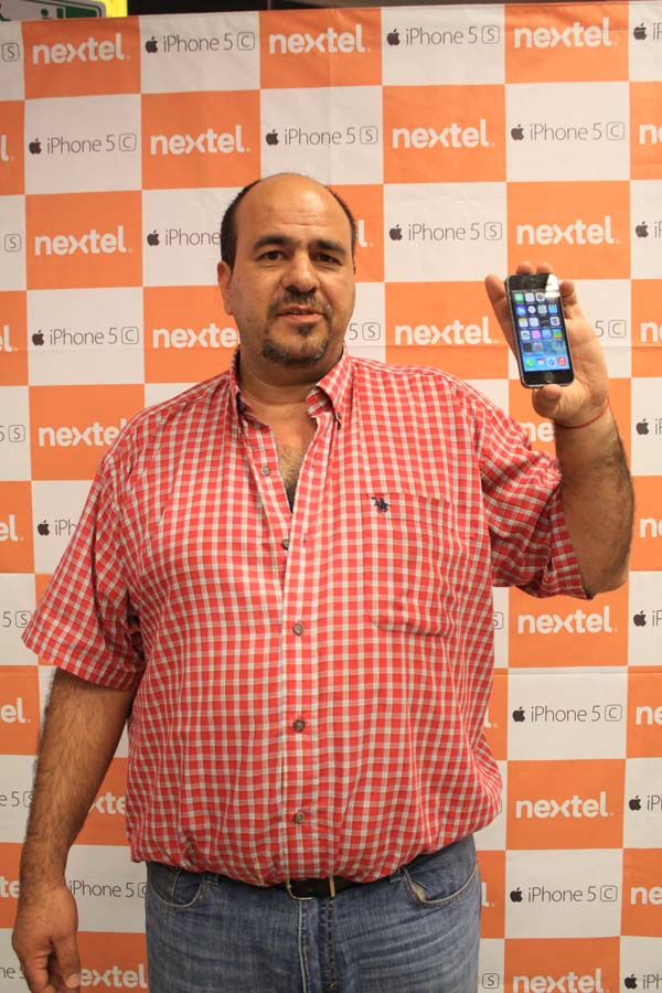 Meyer Israel, el primero en adquirir el Iphone 