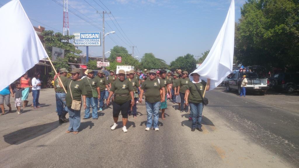 Las mujeres "policías" también acudieron a la marcha