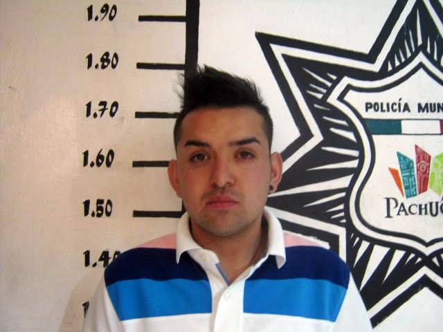 Christopher Aguilar Heredia de 23 años de edad vecino de Tlahuac, Distrito Federal. 